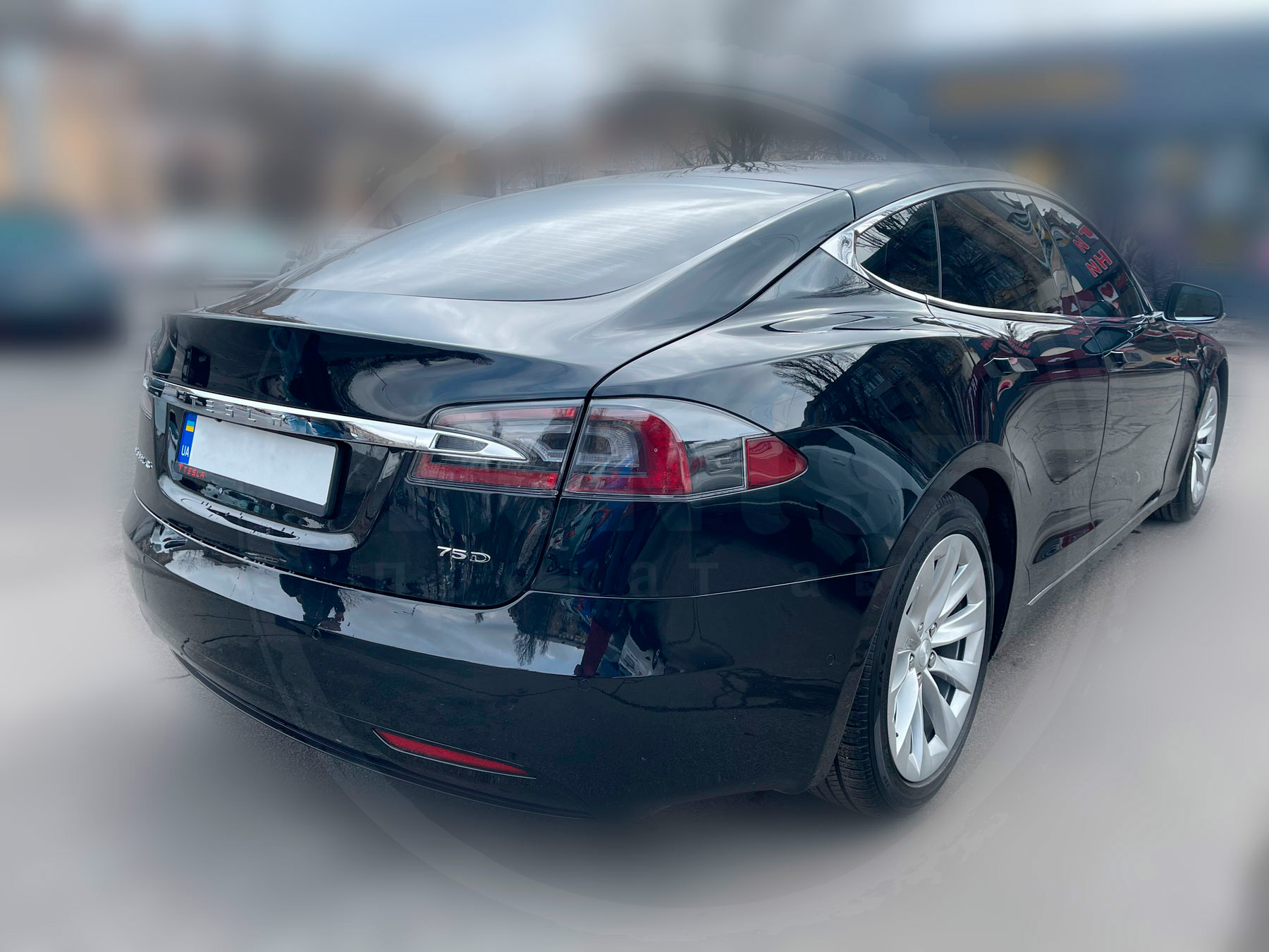 Rent Tesla model S 75D